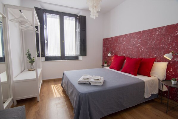 4 bedrooms, iron/ironing board