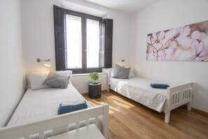 4 bedrooms, iron/ironing board - Apartment 4d (8p) Frailes (Granada)
