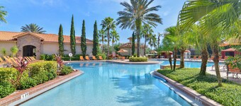 Incredible Renovated home located near all !!