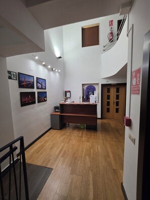 Reception - Hostal El Pasaje (Puente Genil)