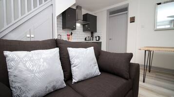 House, 3 Bedrooms | Living area | Smart TV