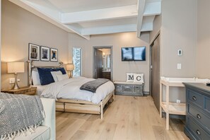 5 bedrooms, iron/ironing board, free WiFi, bed sheets - 970-B Fairway Ct., Vail Golf Course Home - Hot Tub, Fire Pit,Gas Grill, Close to Lifts! (Vail)