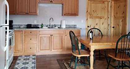 2 bdrm, 3 beds. Quiet Retreat. Fenced in Unit, pet friendly!