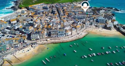 Harbour Moorings, Downalong – Sleeps 8 – Sea Views - Off Site Parking