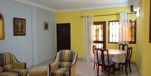 Appartement Confort, 2 chambres | Restauration dans la chambre