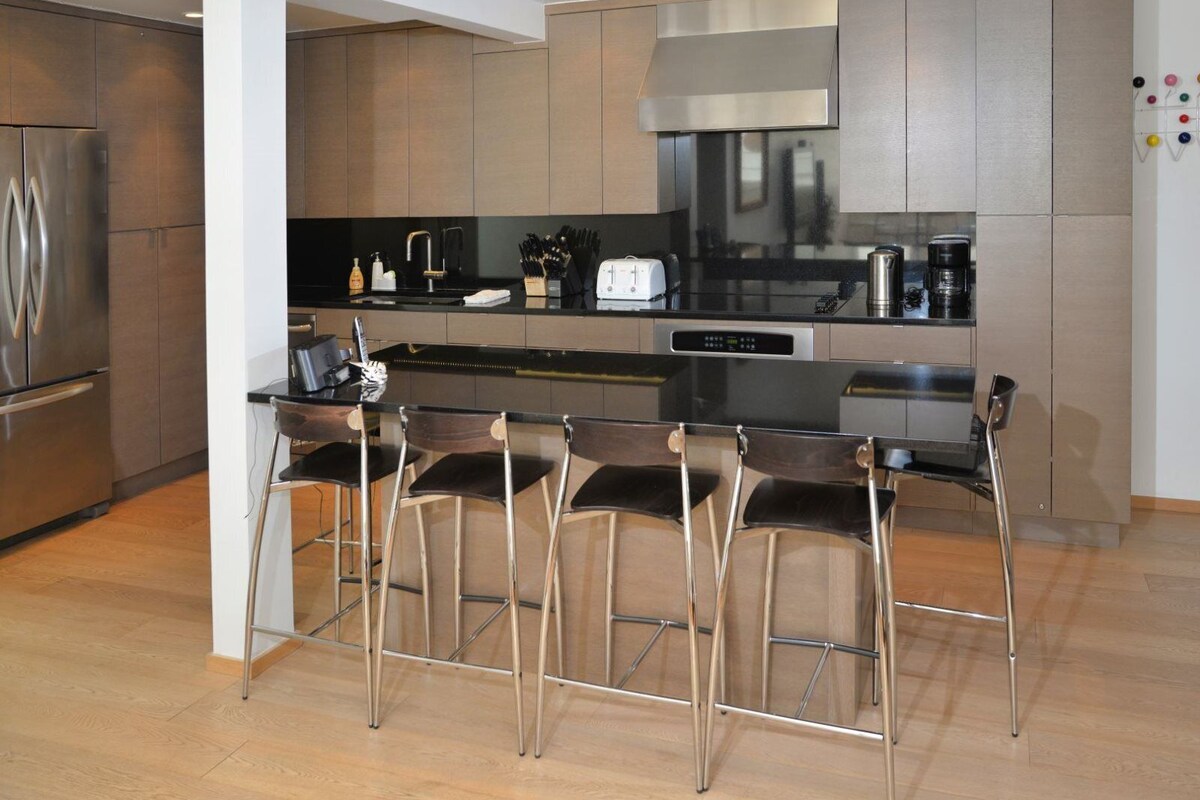 House | Private kitchen | Coffee/tea maker, fridge, microwave, stovetop