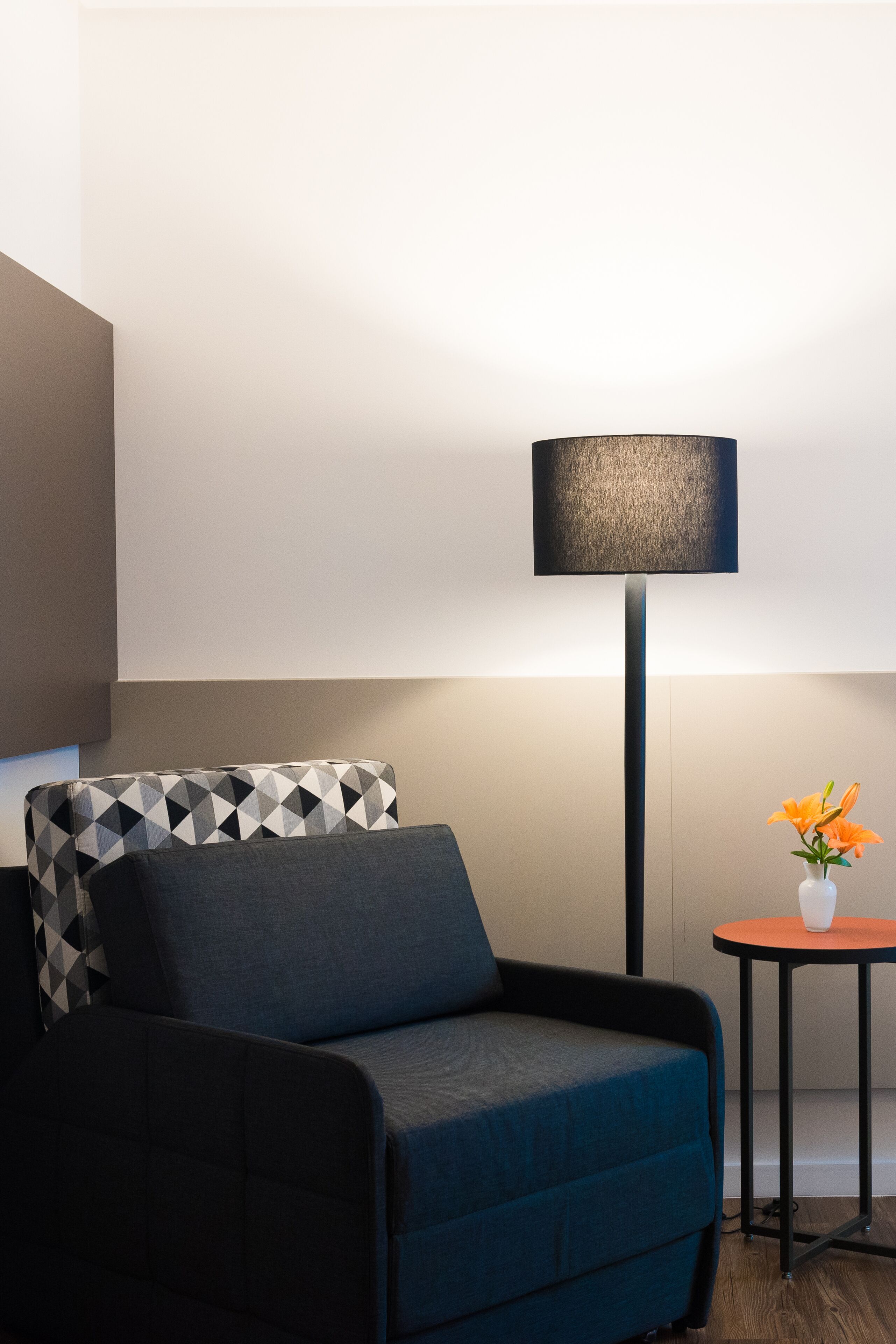 standard twin - 2 single beds | 1 bedroom, minibar, in-room safe, desk