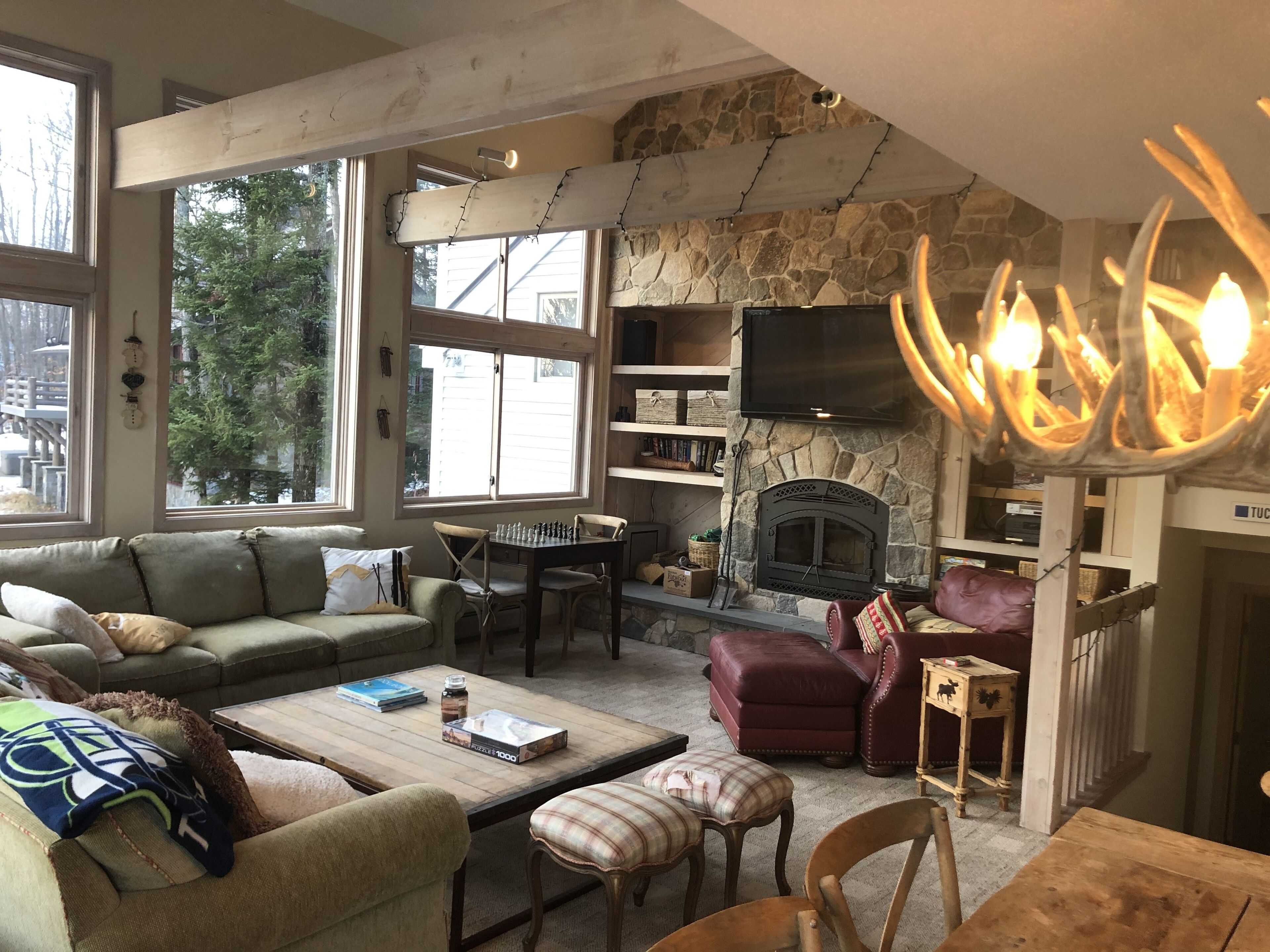 Luxury Ski Town House... 3 Floors...Slopeside  2200 Square Feet
