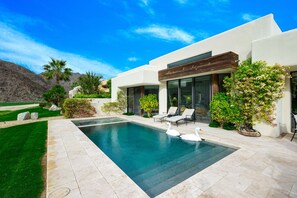 A heated pool - Los Estados #10 - Pool Home/Fairway, 3 BD +Office /4 BA (La Quinta)