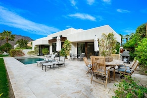 Outdoor dining - Los Estados #10 - Pool Home/Fairway, 3 BD +Office /4 BA (La Quinta)