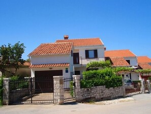 Exterior - Apartment 41/23324 (Istria - Stinjan), 700m from the beach (Stinjan)