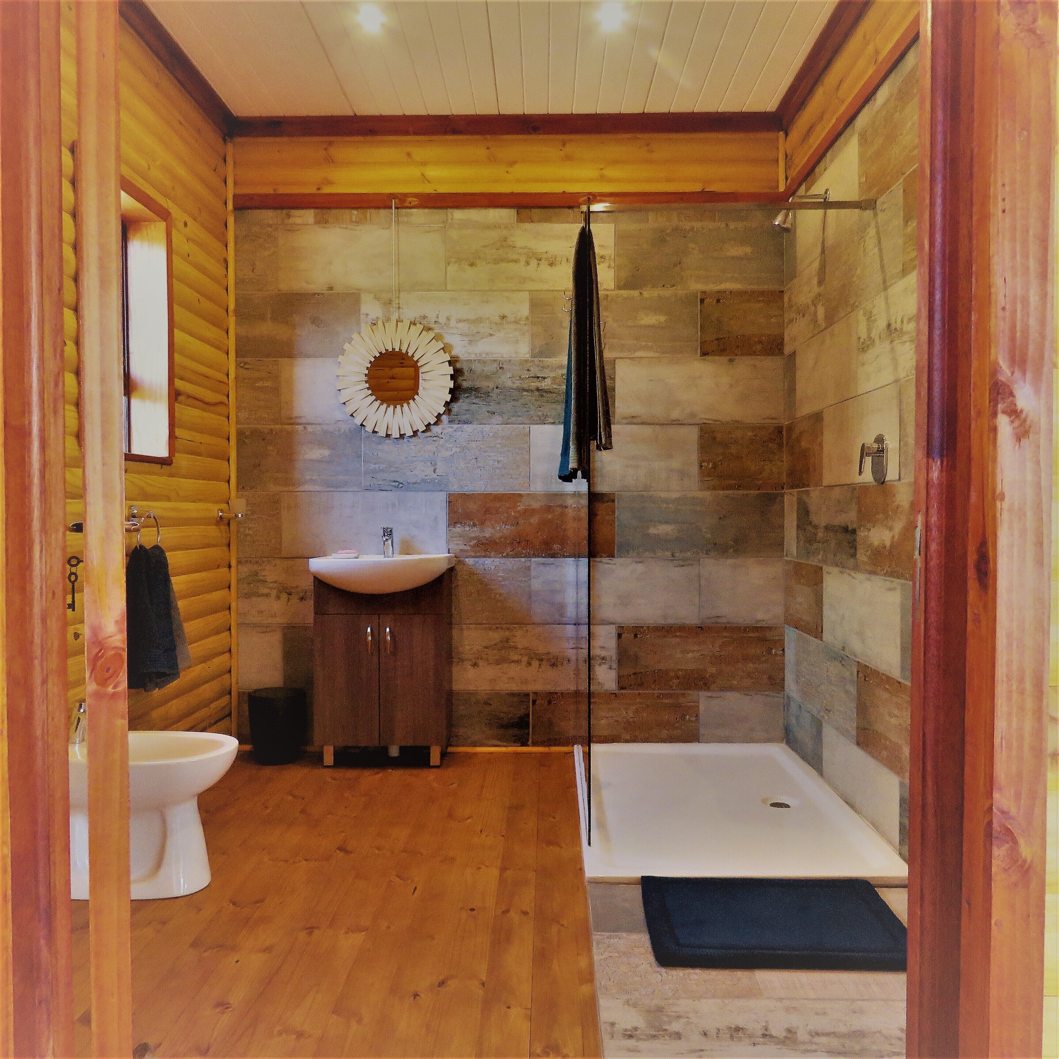 Chambre Exclusive, 1 chambre | Salle de bain | Serviettes fournies, savon, papier toilette