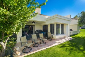 Outdoor dining - Santa Rosa Cove #14 Mtn. Views, 2 bed/2 bath Pet friendly Home, Permit 068343 (La Quinta)