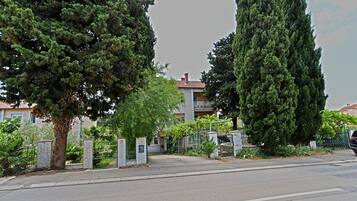 Esterni