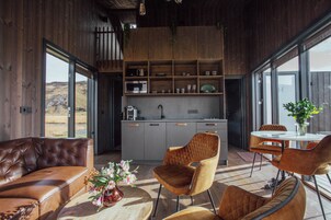 Refrigerador, microondas, placa de cocina, lavavajillas