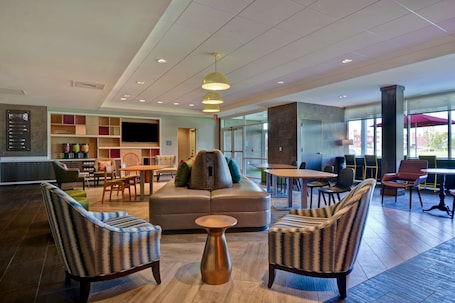 Lobby. Home2 Suites by Hilton Williston Burlington, VT