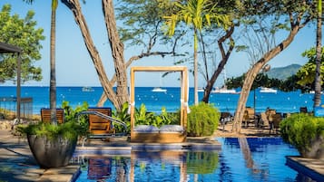 Poolside bar