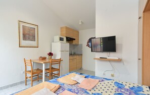 1 bedroom, internet - Apartment 105/206 (Istria - Pula), 1200m from the beach (Pula)