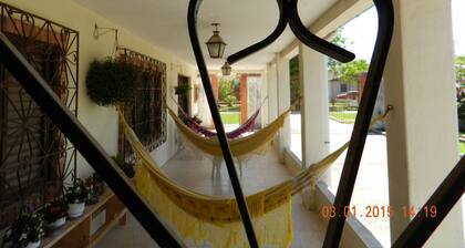 Pousada das Rosas two blocks from the beach