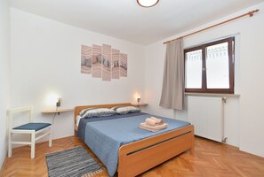 1 室のベッドルーム、インターネット