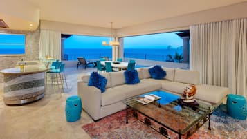 Panoramic Oceanfront Villa - 3401 | Coin séjour | Télévision à écran plat de 42 pouces avec chaßnes par cùble, télévision