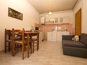 Interior - Apartment 221/495 (Istria - Pula), 750m from the beach (Pula)