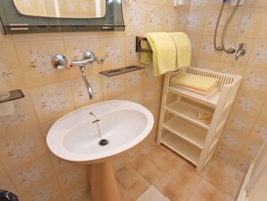 Shower - Apartment 279/619 (Istria - Vrsar), 100m from the beach (Vrsar)