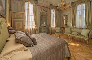 10 bedrooms, in-room safe, WiFi, wheelchair access