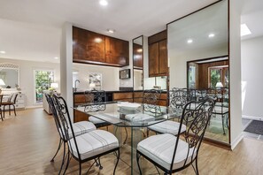 Dining - Ideal house for families in Sea Pines with only a 5 minute walk to the beach! (Hilton Head)