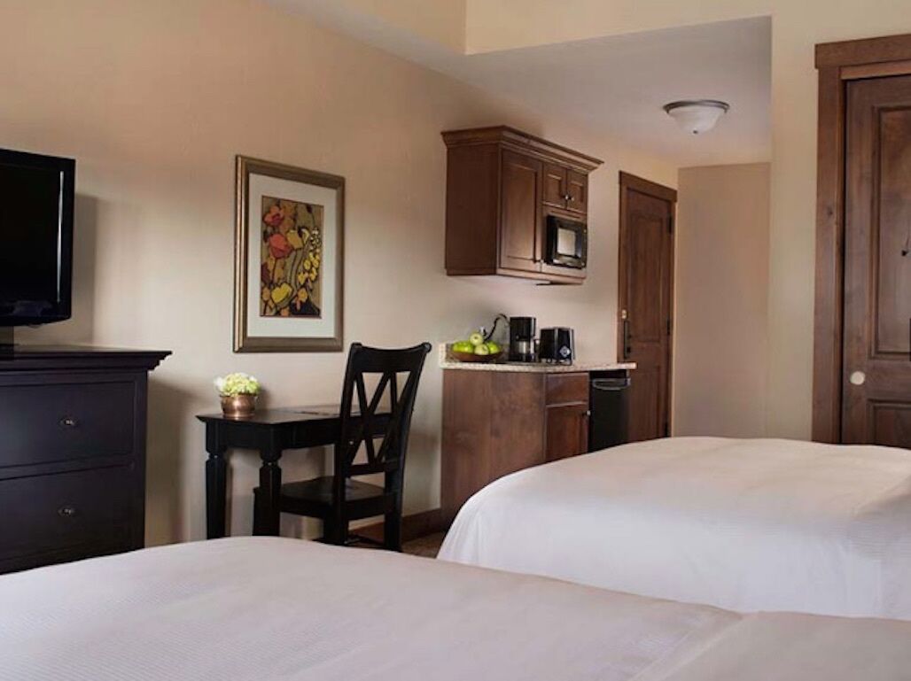 3 bedrooms, in-room safe, iron/ironing board, WiFi