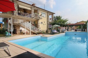 Pool - Apartment 354/822 (Istria - Valbandon), 950m from the beach (Valbandon)
