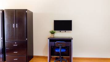 Habitación estándar, 2 camas matrimoniales | Servicios de la habitación