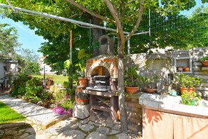 Property grounds - Apartment 358/827 (Istria - Poreč), 1000m from the beach (Poreč)