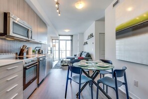 Fridge, microwave, oven, stovetop