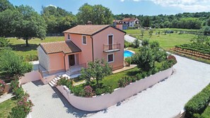 Exterior - House 377/857 (Istria - Sveti Lovreč), 18000m from the beach (Sveti Lovreč)