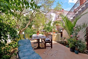Outdoor dining - Apartment 378/859 (Istria - Rovinj), 850m from the beach (Rovinj)