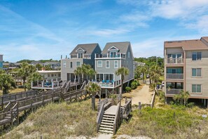 Exterior - Vacation Station 6 Bedrooms Oceanfront (Surfside Beach)