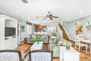 TV - Vacation Station 6 Bedrooms Oceanfront (Surfside Beach)