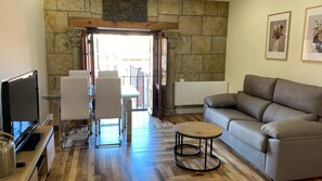 TV - 1 bedroom apartment in Salamanca's Plaza Mayor (Salamanca)