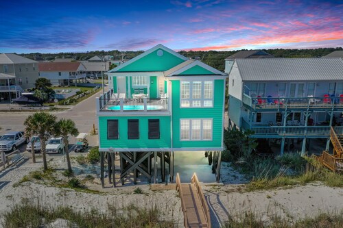 Oceanfront 4BR w/ private pool & beach views near Garden City Pier