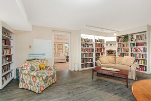 TV - Inlet Front 5BR Home w/ Private Dock & Ocean Views (Garden City Beach)