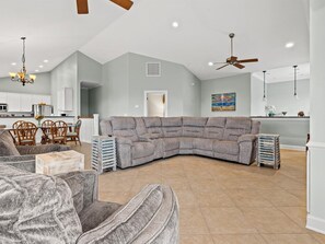 Living area - Surf Dog - Private Pool (Surfside Beach)