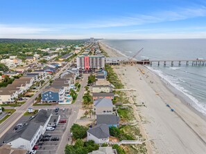 On the beach - Ocean View Home Pet-Friendly w/ Private Beach Access & Balcony (Surfside Beach)