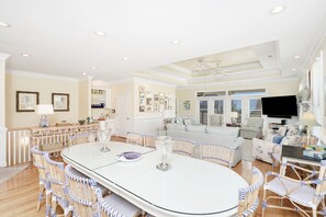 Dining - Ocean View 6-Bedroom Beach Haven Sleeps 17 Near North Litchfield (North Litchfield)