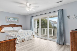 5 bedrooms, iron/ironing board, free WiFi, bed sheets