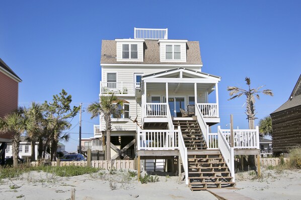 Exterior - Oceanfront 5BR Cottage w/ private deck & stunning sunrises (Garden City Beach)