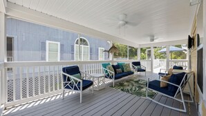 Property grounds - Beach House w/ Private Pool | Walk to Beach & Pier (Surfside Beach)