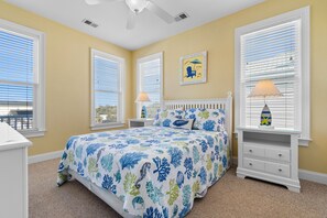 6 bedrooms, desk, iron/ironing board, free WiFi