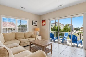 TV - The Sandy Dog - 5 Bedrooms Short Walk to Beach (Surfside Beach)