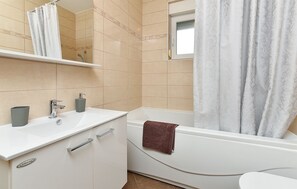 Bathtub